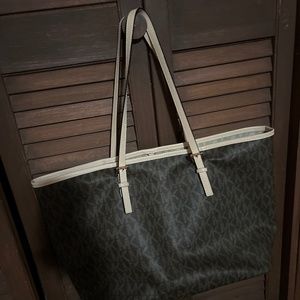 Michael kors tote